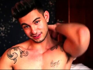 muscled hot